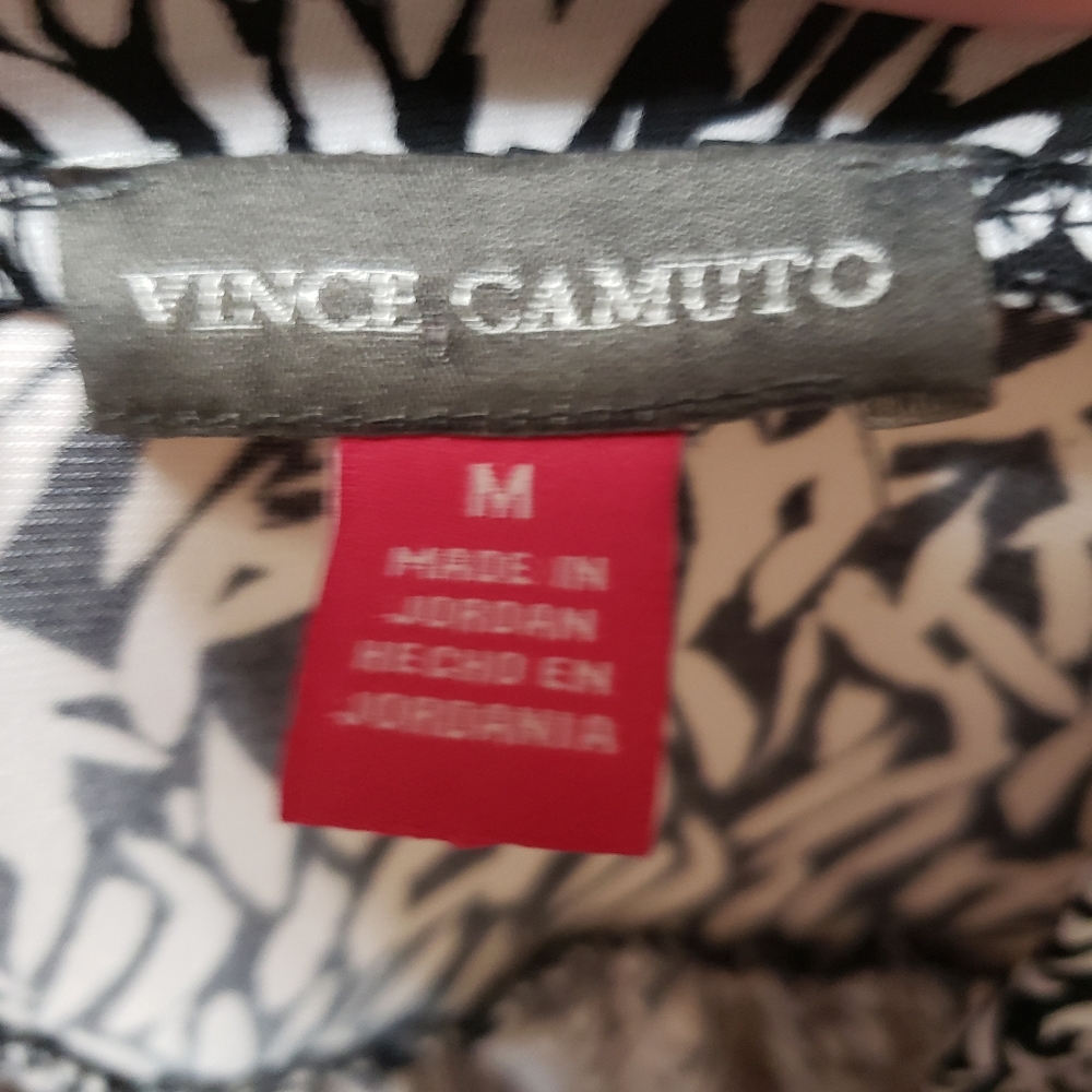 Vince Camuto Knit Blouse Women Size M Vneck Black White "Floral" Pattern - Picture 7 of 7